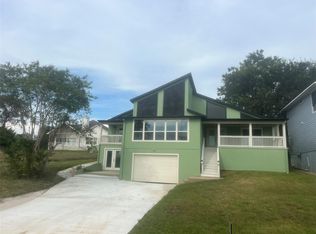 311 Edgewater Dr, Livingston, TX 77351