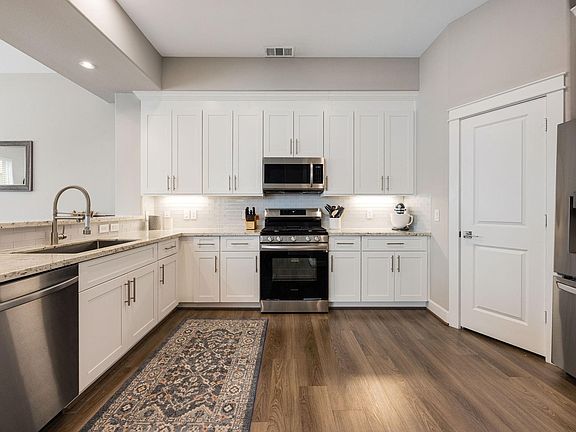 4th image of 603 Link Rd Unit F