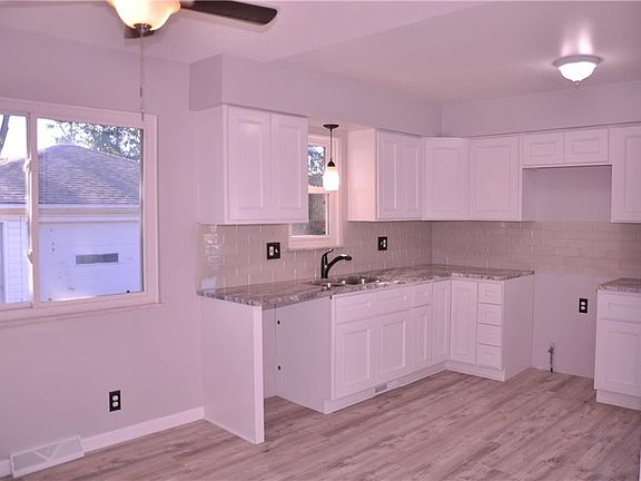 3rd image of 5898 White Pine Dr