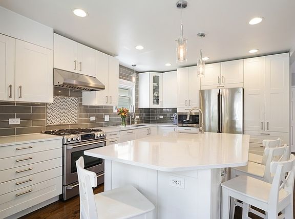 4th image of 7755 W Palatine Ave