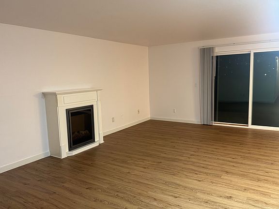 2nd image of 701 122nd Ave NE APT 105