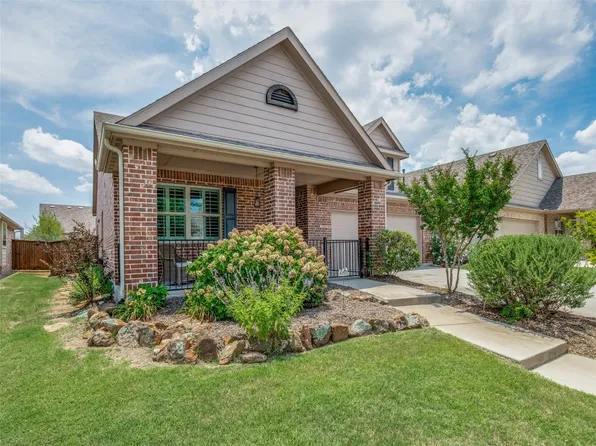 732 Hayden Ln, Aubrey, TX 76227