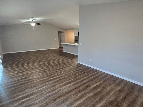 4th image of 1106 NE 13th Pl