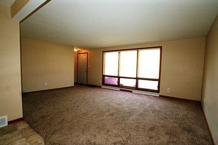 2nd image of 1735 Chateau Dr