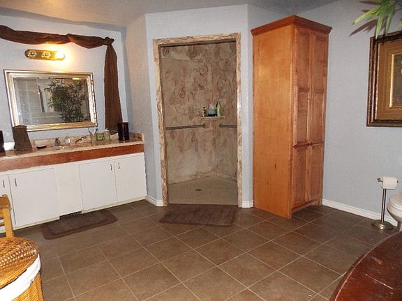 5th image of 8655 Crestview Ln