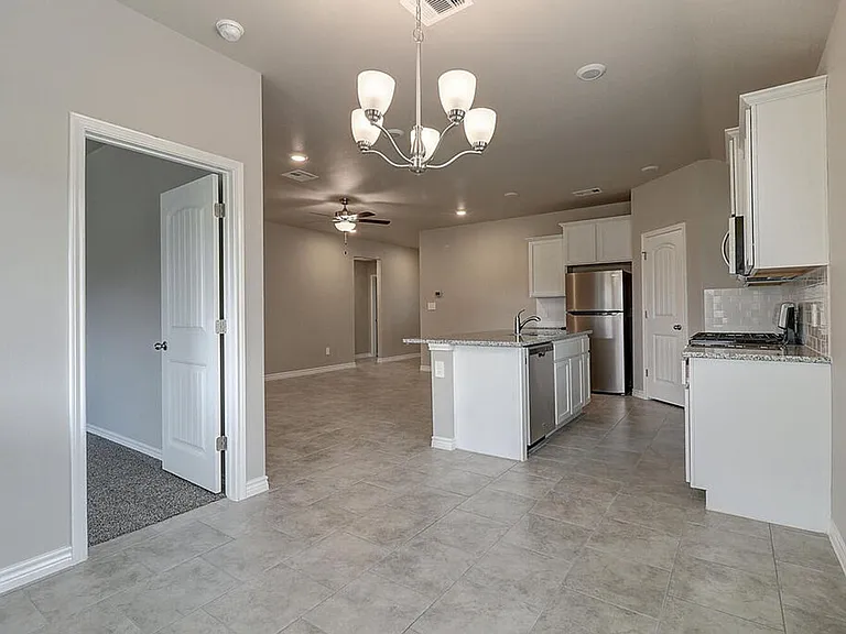 1269 Carnaby St — Photo 38