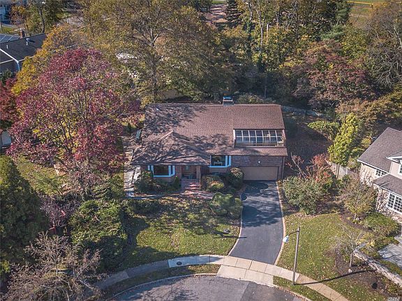 2nd image of 6 Hazelwood Ct