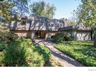 2455 Adare Rd, Ann Arbor, MI 48104