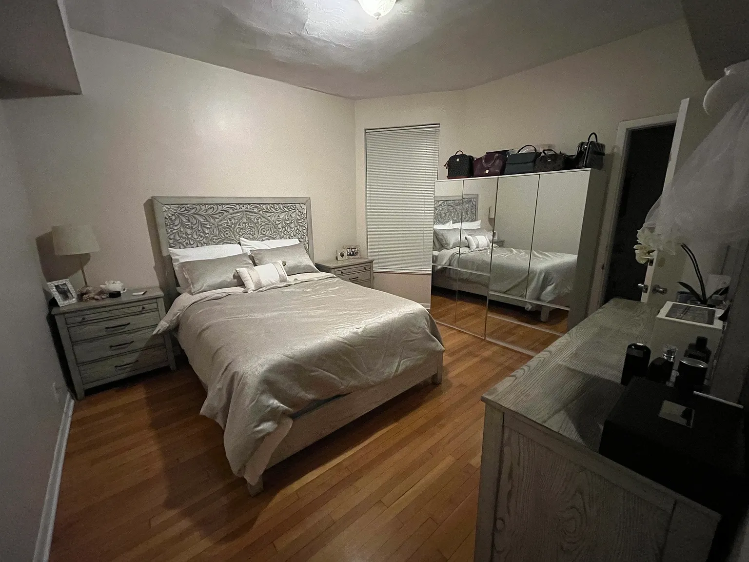 4 bed, $2,950 — Photo 2