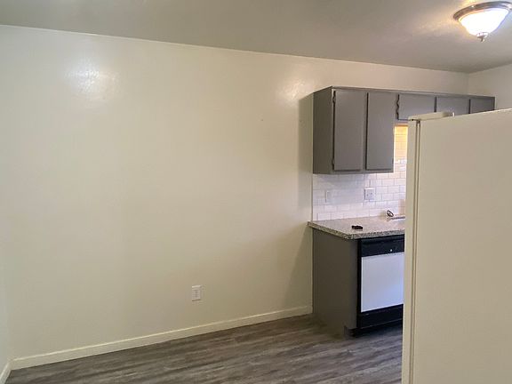 4th image of 717 San Saba Dr