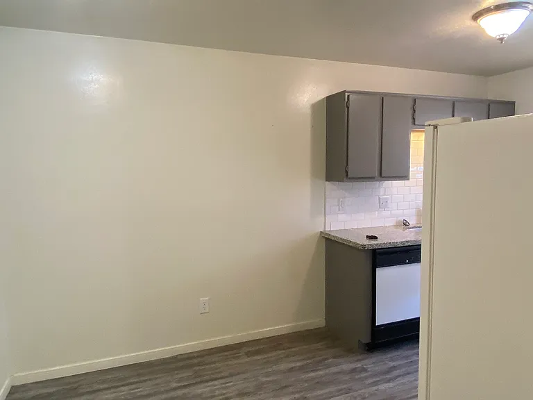 717 San Saba Dr — Photo 4