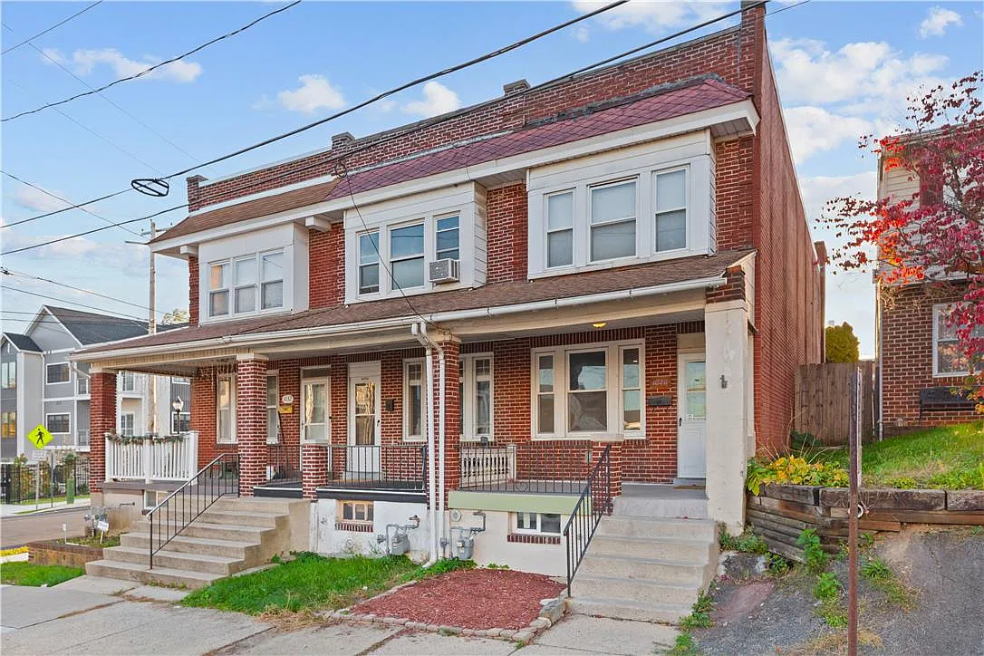 3 bed, 1.5 bath, 1886 sqft, $2,300 — Photo 2