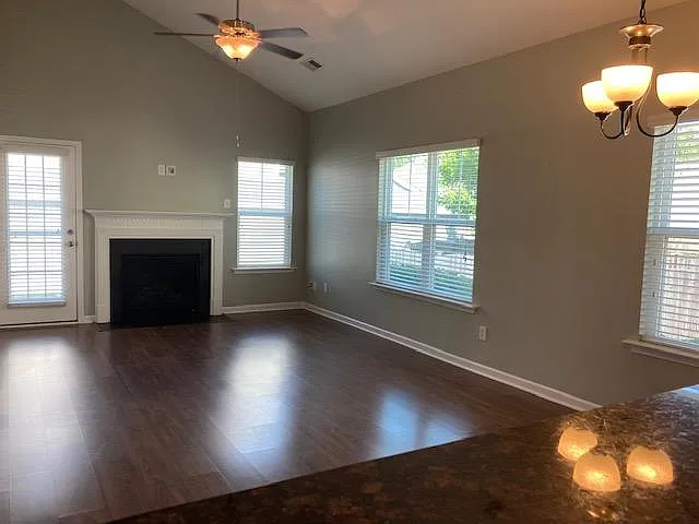 166 Cordage Dr — Photo 2