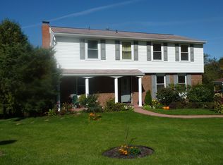 104 Loch Shin Dr, Coraopolis, PA 15108