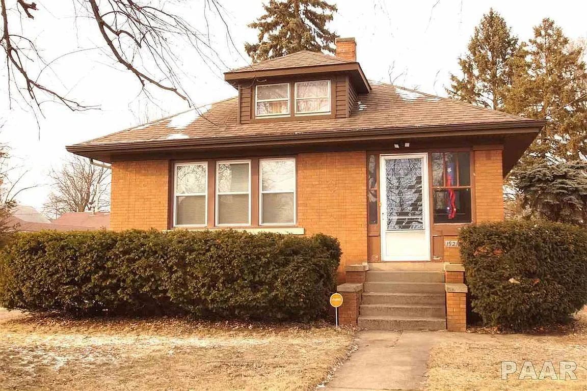 1921 W Kellogg Ave photo 1