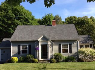 26 Mosher Dr, Barrington, RI 02806