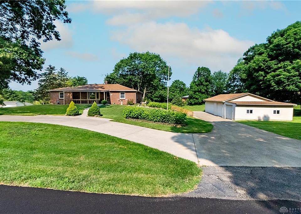 1st image of 2887 Valleyview Dr