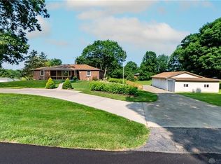 2887 Valleyview Dr, Fairborn, OH 45324