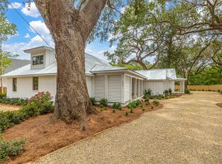 247 Circle Dr, Saint Simons Island, GA 31522