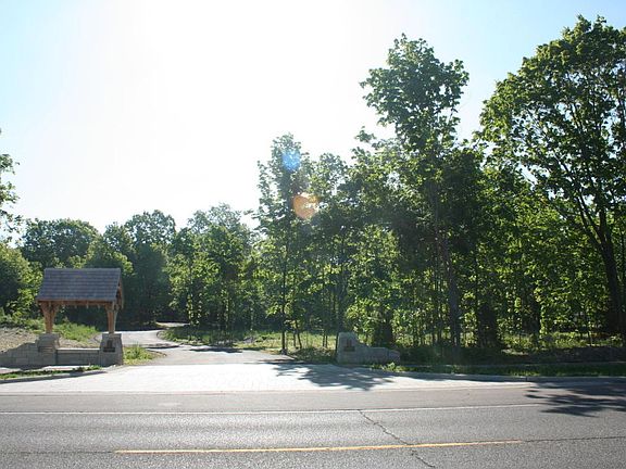 3rd image of 257 Lakeshore Dr N