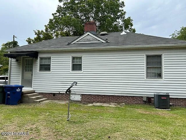 307 Hillcrest Dr — Photo 3