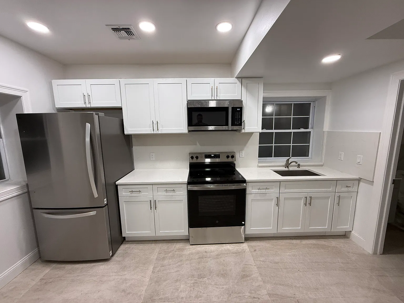 1 bed, $2,000 — Photo 3