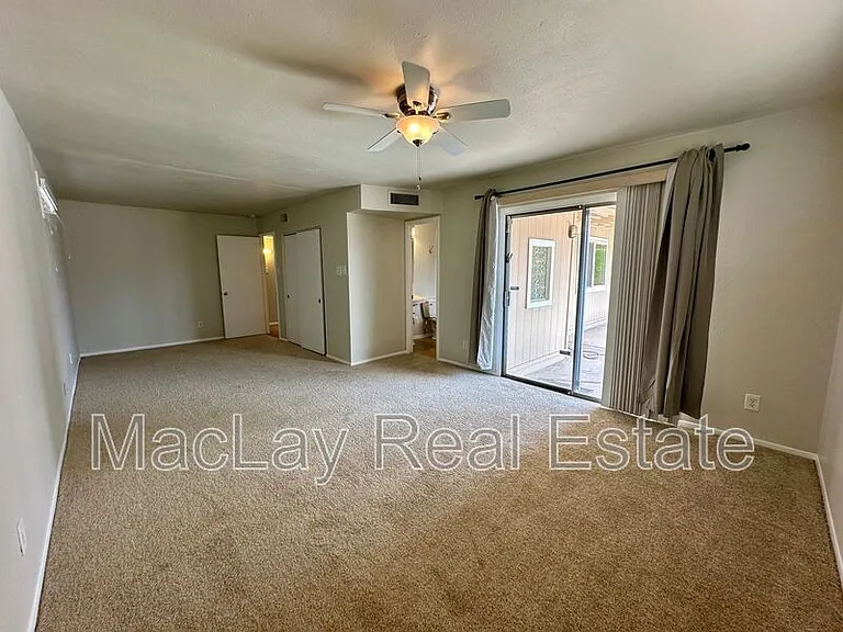 1441 E Diamond Dr — Photo 13