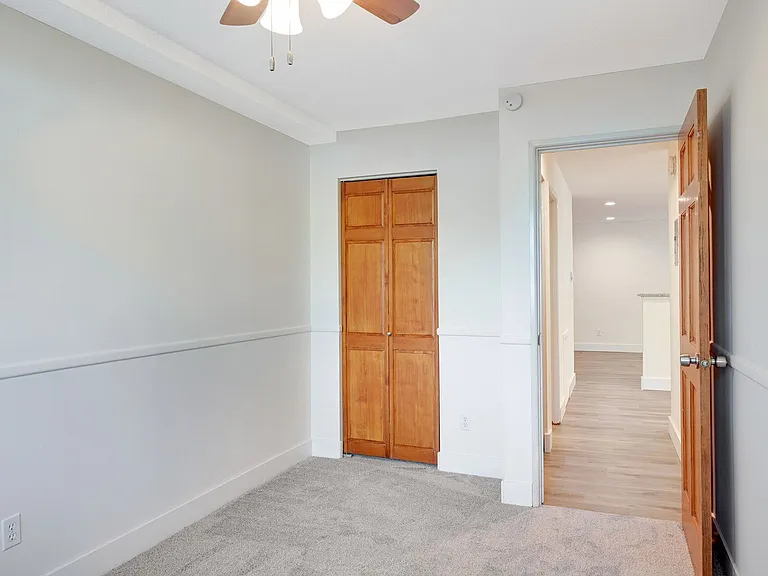 2407 Hampshire Ave — Photo 14