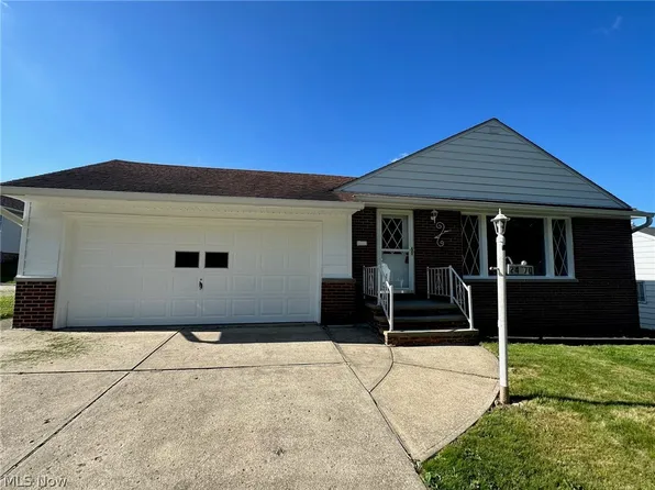 24570 Donover Rd, Warrensville Heights, OH 44128