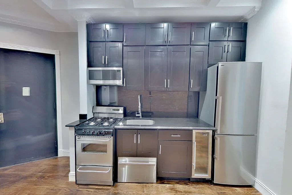 Building Photo - 15 W 103rd St #1B