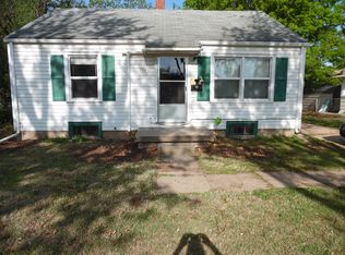 1945 S Edgemoor Dr, Wichita, KS 67218