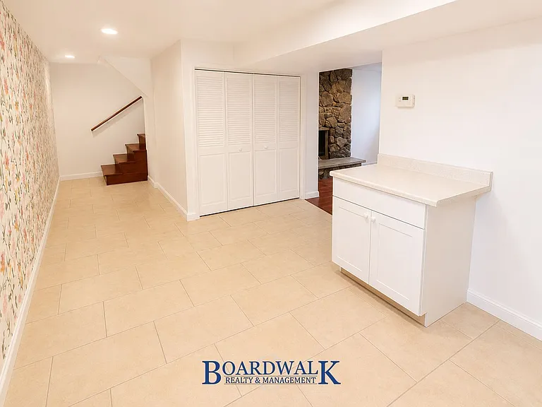6423 S Westridge St #BASEMENT — Photo 6