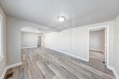 3639 N Emerson Ave — Photo 4
