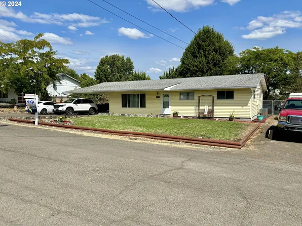 311 NW Morgan Ave, Winston, OR 97496