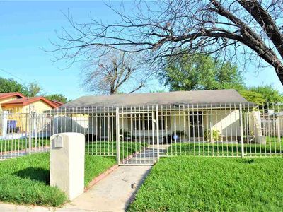 2316 E Frost St, Laredo, TX, 78043