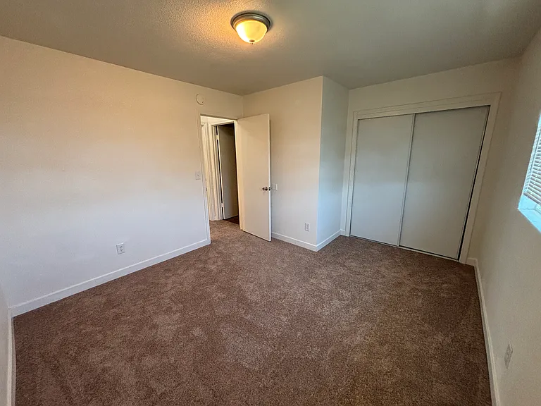 1335 Hobart Dr — Photo 12