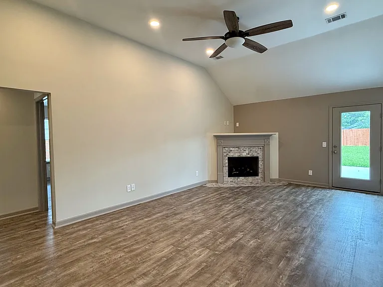 6 Grenwick Ln — Photo 11