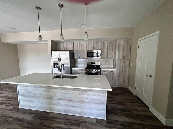 3rd image of 310 S Cherrywood Dr