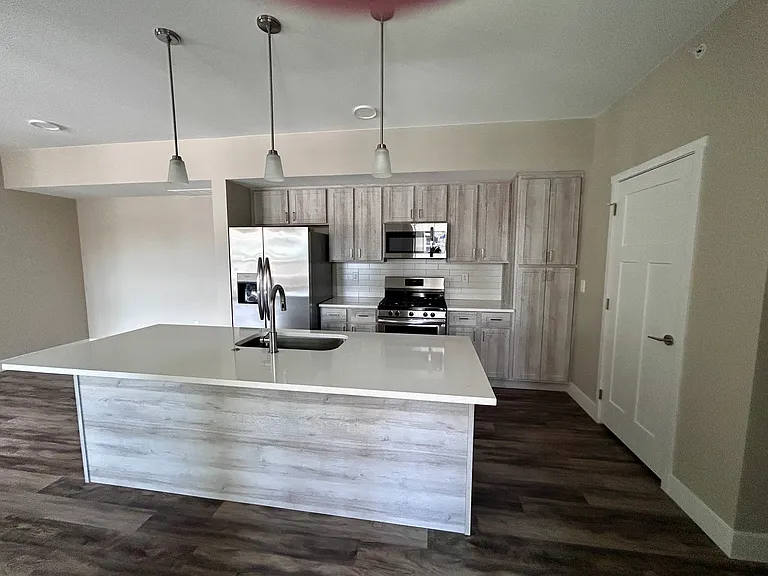 310 S Cherrywood Dr — Photo 3