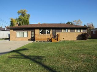 27223 Wyly Dr, New Baltimore, MI 48047