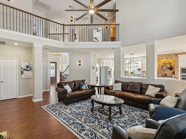 5801 Hathaway Dr — Photo 41
