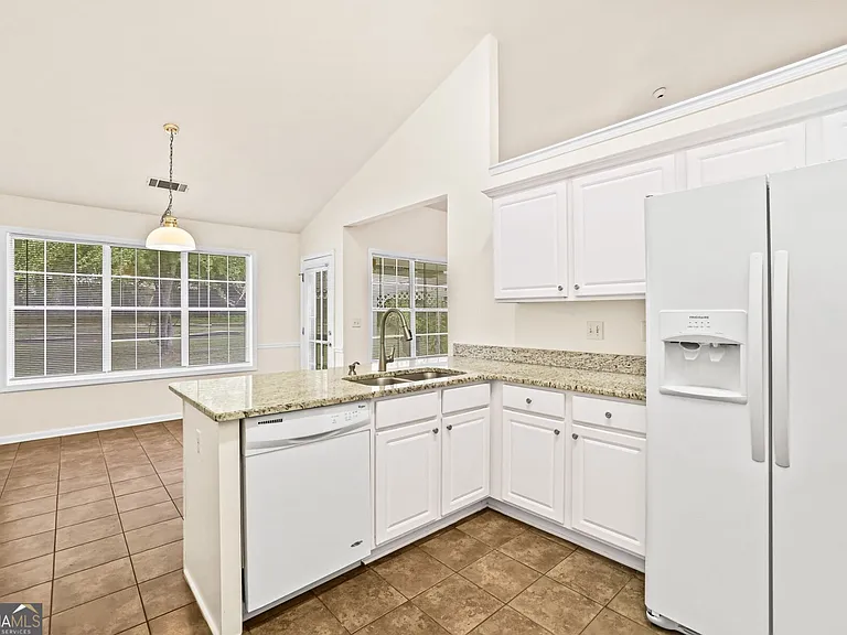 3245 Chandon Ln — Photo 6