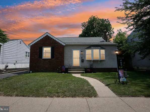 209 Pontiac St, Essington, PA 19029