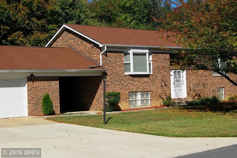 1st image of 9400 Darcy Pl