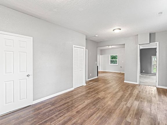 4th image of 716 Pacific Ave