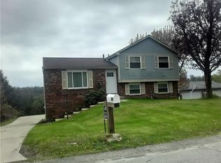 33 Robin Dr, Washington, PA 15301