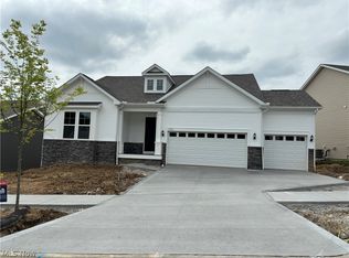 3970 Crest View Dr, Uniontown, OH 44685
