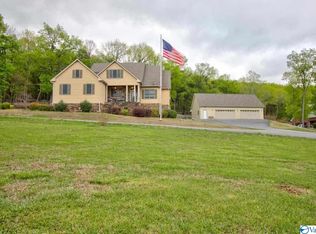 929 King Drake Rd, Brownsboro, AL 35741