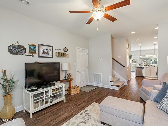 3rd image of 6745 Padgett Hill Ln