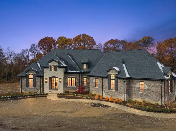 1597 Vista Dr, Oakland, MI 48363